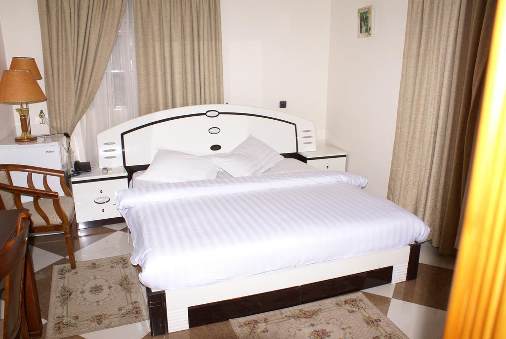 Lush Garden Hotel Arusha Kamer foto