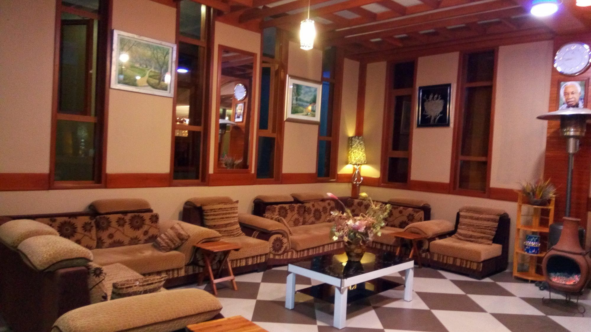 Lush Garden Hotel Arusha Buitenkant foto