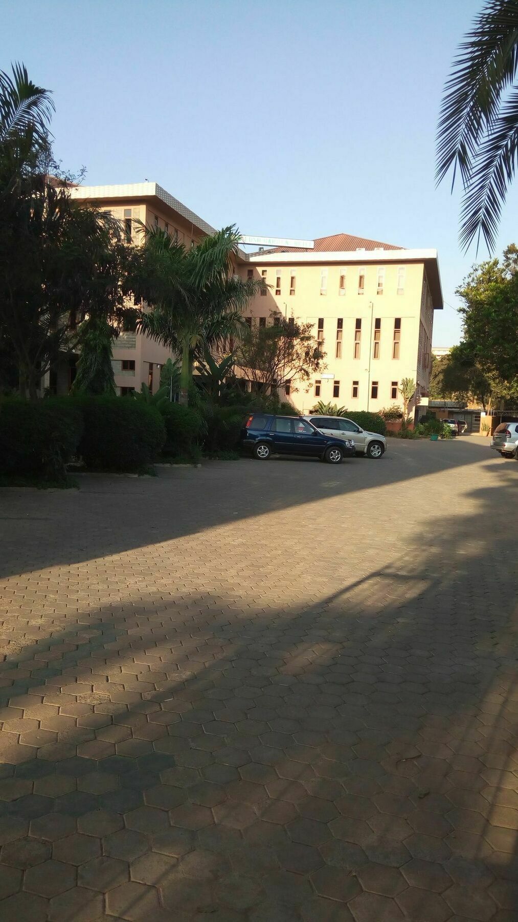 Lush Garden Hotel Arusha Buitenkant foto