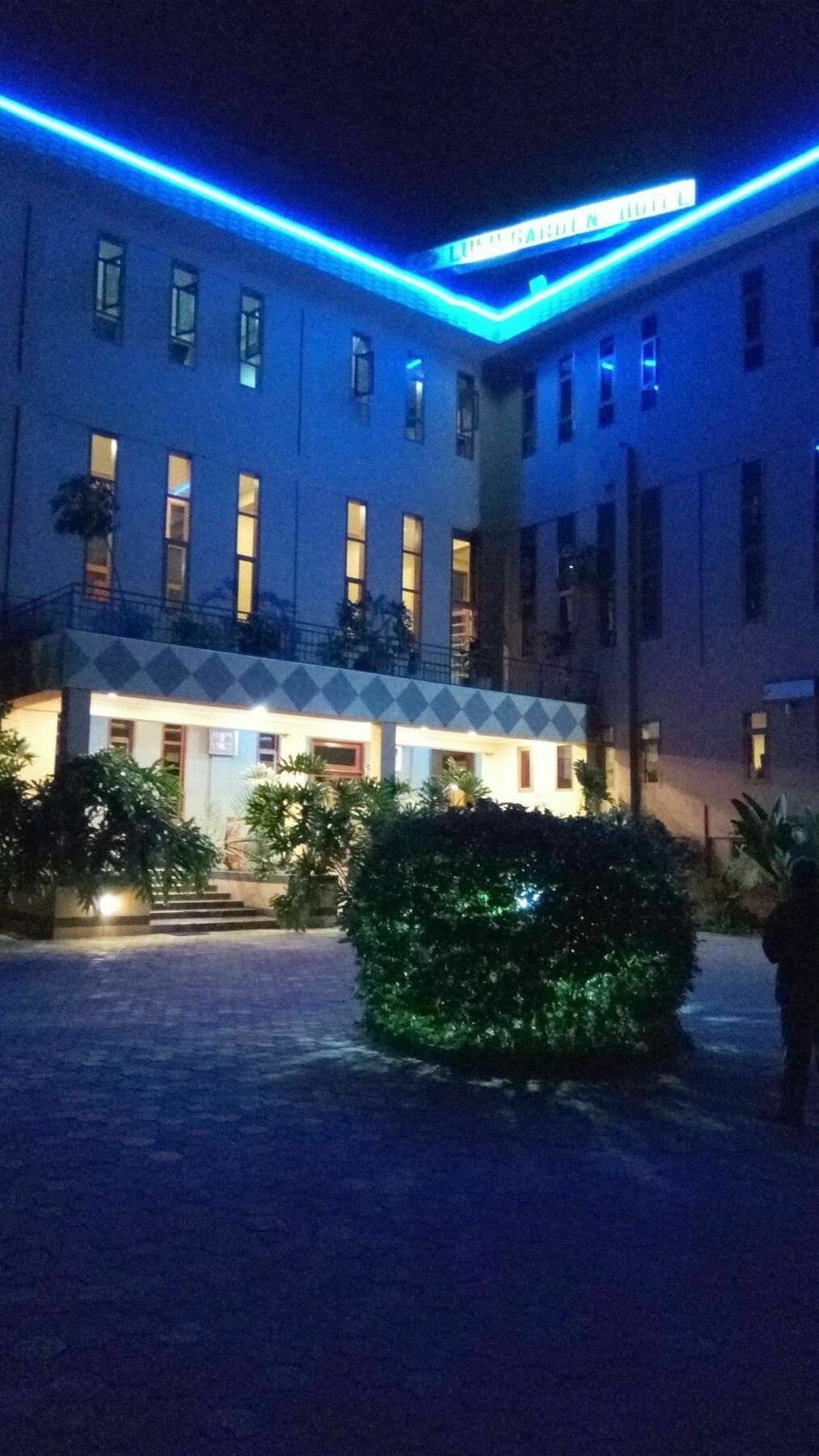 Lush Garden Hotel Arusha Buitenkant foto