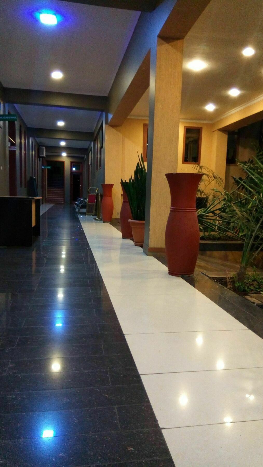 Lush Garden Hotel Arusha Buitenkant foto